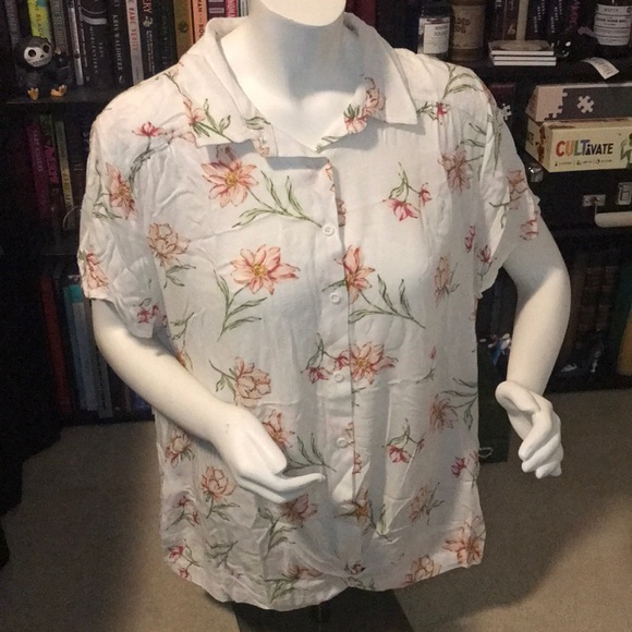 Floral Print Torrid Shirt - Picture 1 of 3